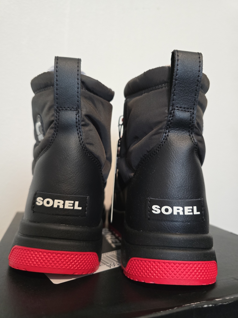 Sorel Whitney III Mid WP Waterproof Insulated Boots Black Red NWT Youth Size 6 - Picture 4 of 6